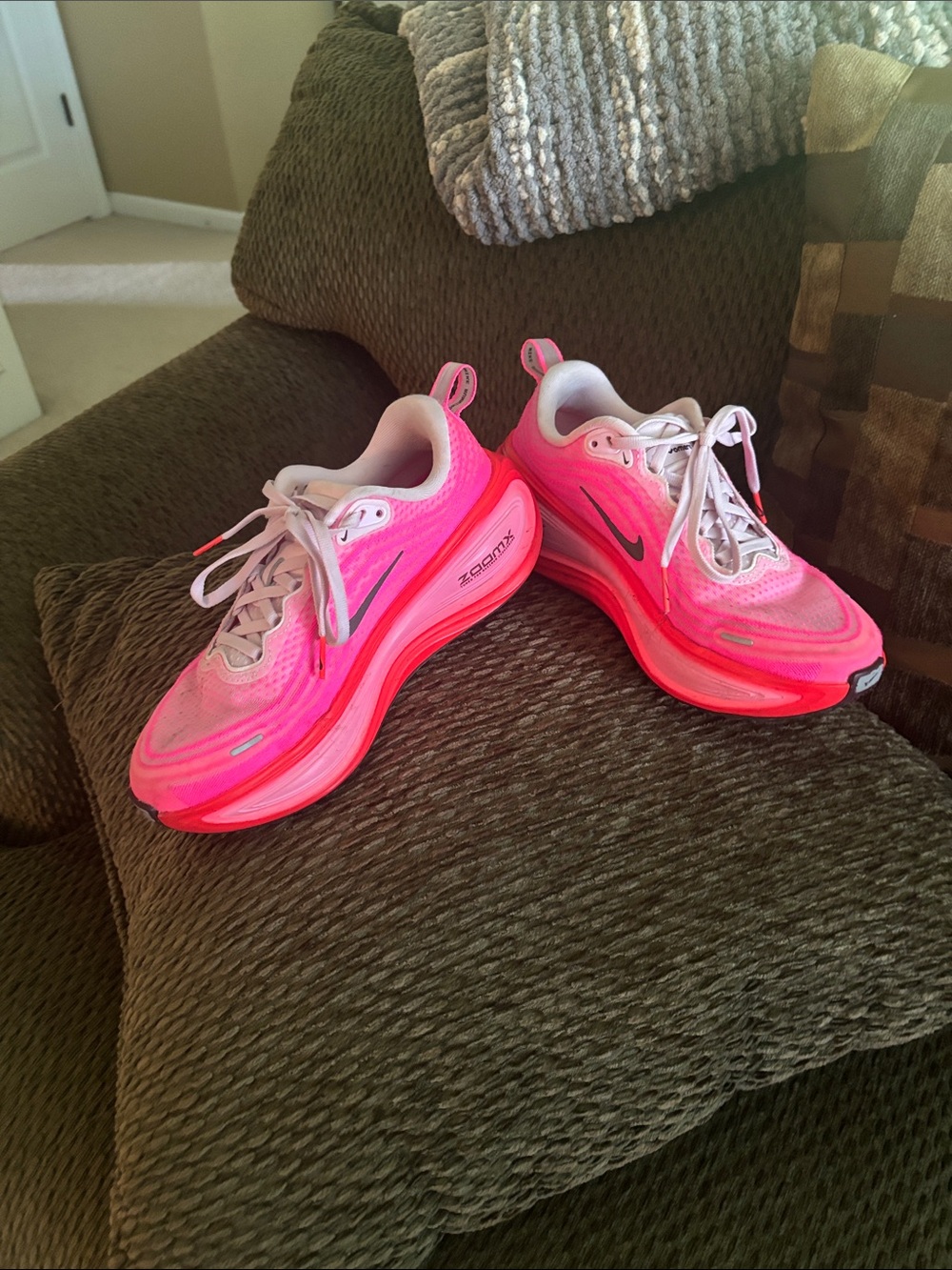 Nike Women’s Hot Pink and White ZoomX Running Shoes - Picture 3 of 4